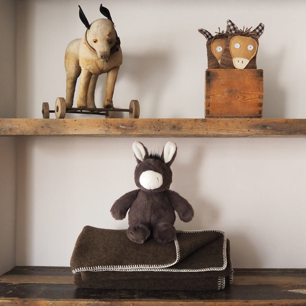 Mungo & Maud Luxury Dog & Cat Outfitters Dante the Donkey Dog Toy Brown Stitch Wool Blanket Brown